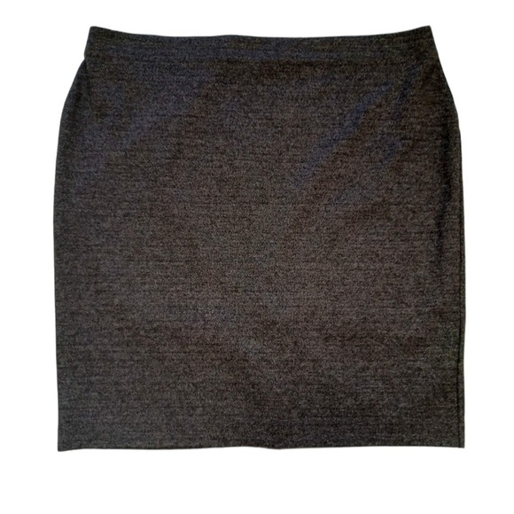 le chateau Dresses & Skirts - Le Chateau Grey Stretchy Skirt  Size 18